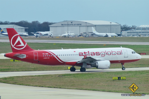 Airbus A320-214